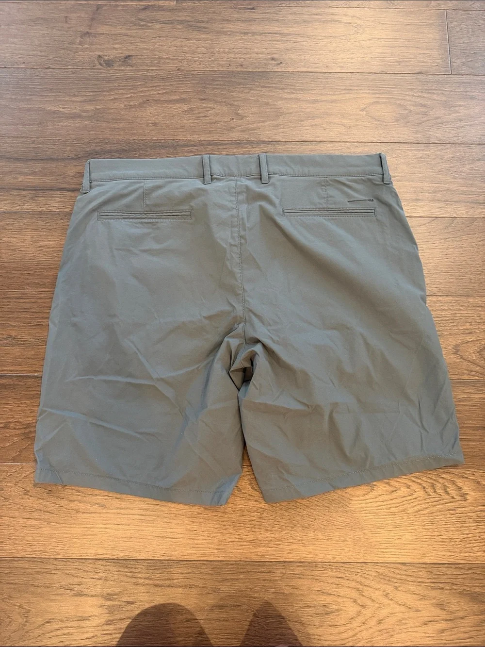 J. Crew 9” Tech Short in Gray Size 36 - C10-046